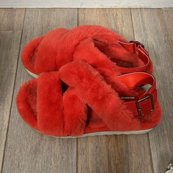 Koolaburra by UGG Women's Fuzz-ee Flat Sandal Slide 1117190 Feista red Size 6 - Picture 6 of 9